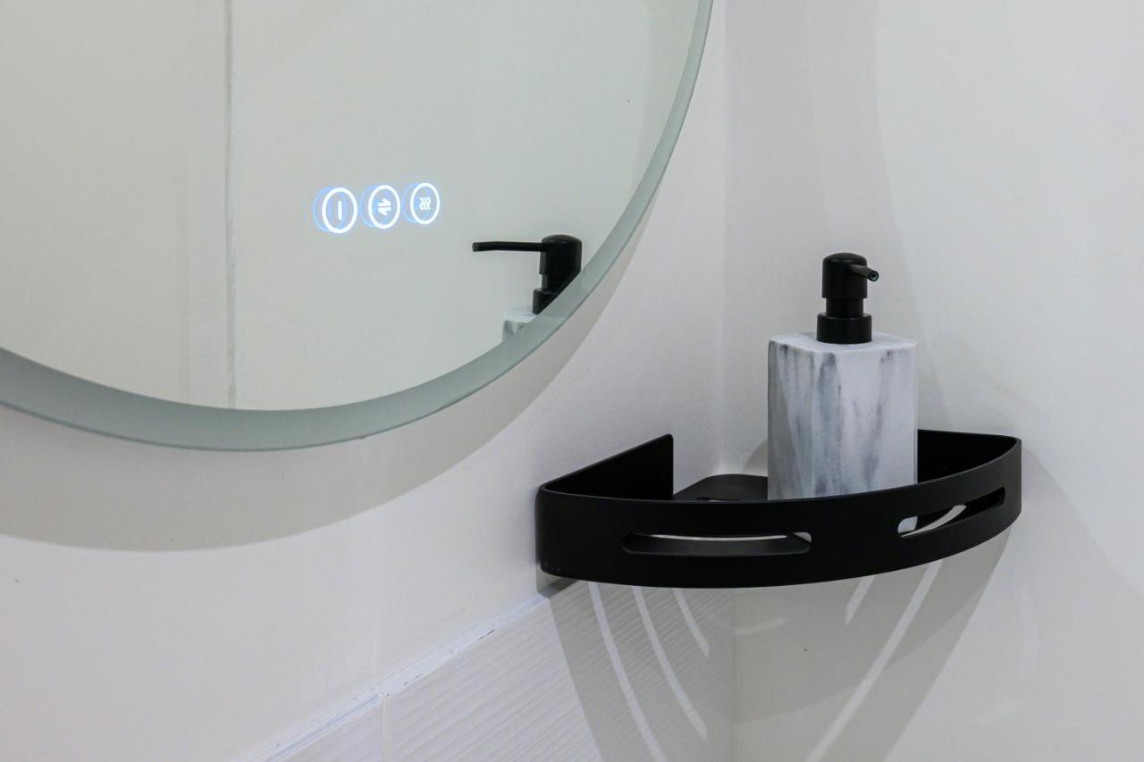 Cinema & Jacuzzi Aux Etoiles - Casabianca Suite Saint-Etienne  Extérieur photo