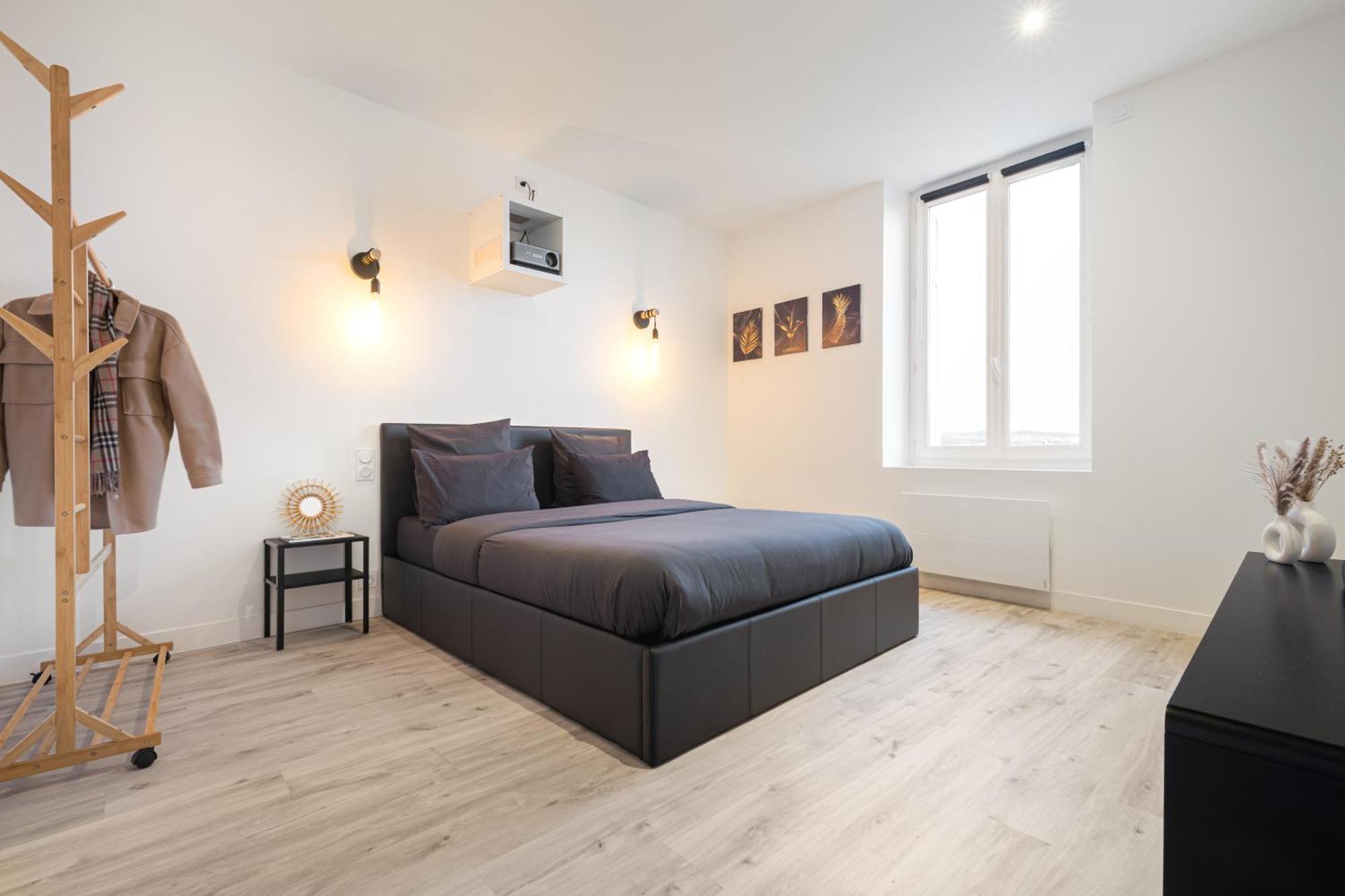 Cinema & Jacuzzi Aux Etoiles - Casabianca Suite Saint-Etienne  Extérieur photo