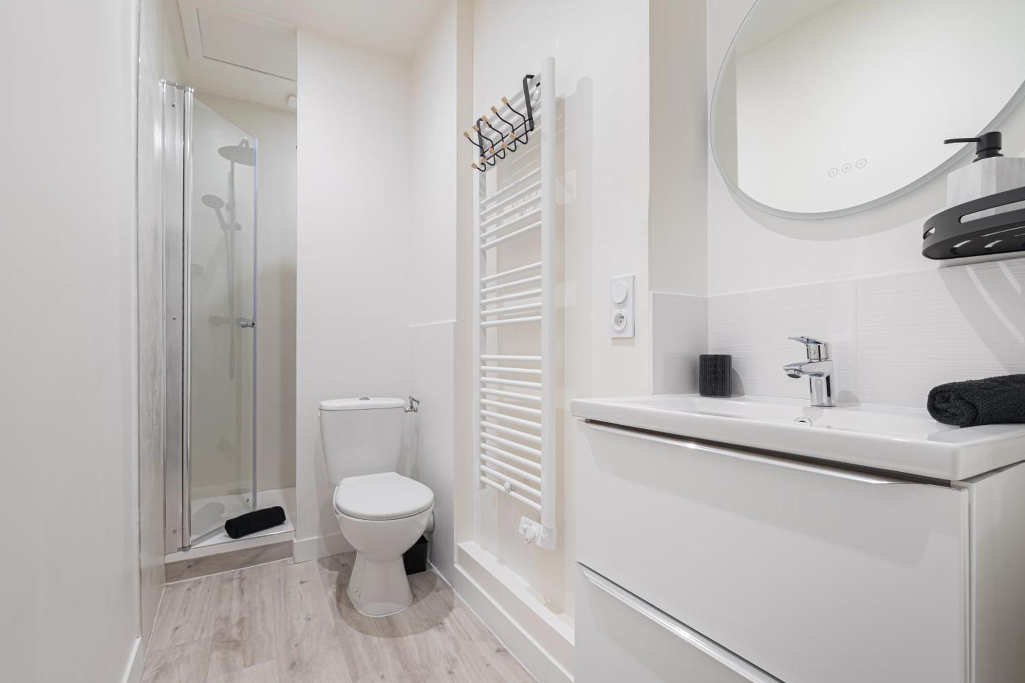 Cinema & Jacuzzi Aux Etoiles - Casabianca Suite Saint-Etienne  Extérieur photo